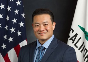 California State Assemblyman Phillip Chen said, “As a former member of the US Chinese Martial Arts Team, I know the benefits of martial arts, breathing, and also qigong specifically to increase your health, your mental health, also your spiritual health.”